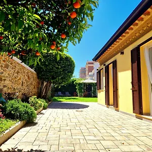  Casa vacanze Serra Di Mare Casa Con Giardino Italia